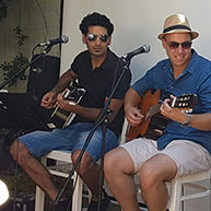 דן אילון ורועי בנימיני במופע ישראלי