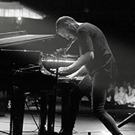 שלומי שבן והפסנתר עם איתמר דוארי – אמן כלי ההקשה המוערך